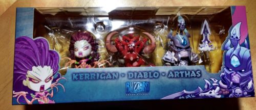 blizzcon-2013-exclusive-cute-but-deadly-kerrigan-diablo-arthas-figures